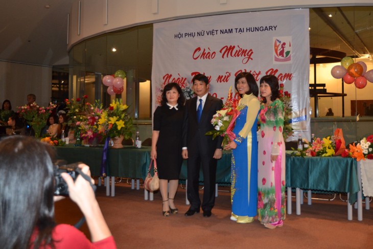 Đêm hội tôn vinh phụ nữ Việt Nam tại Hungary - ảnh 2